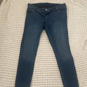 OLD NAVY: MATERNITY. Skinny maternity leggings in 10 long. Stretch inner panel.